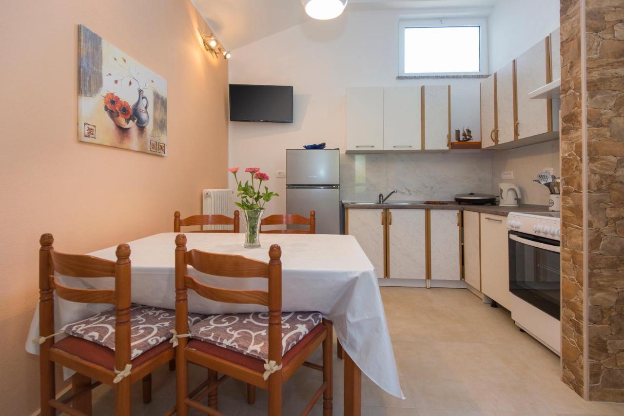 Apartman Ana Лабин Экстерьер фото