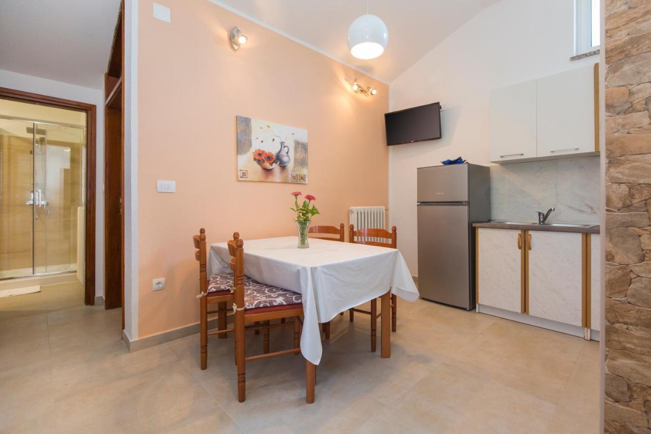Apartman Ana Лабин Экстерьер фото
